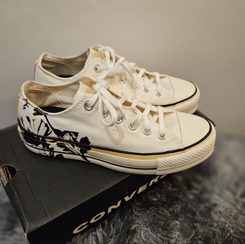 Converse woman sneakers